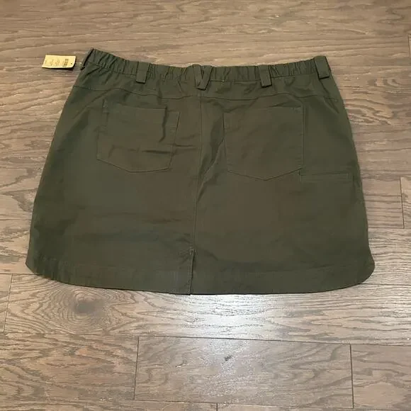 Duluth Trading Co Forest Green Skort - Picture 4 of 7